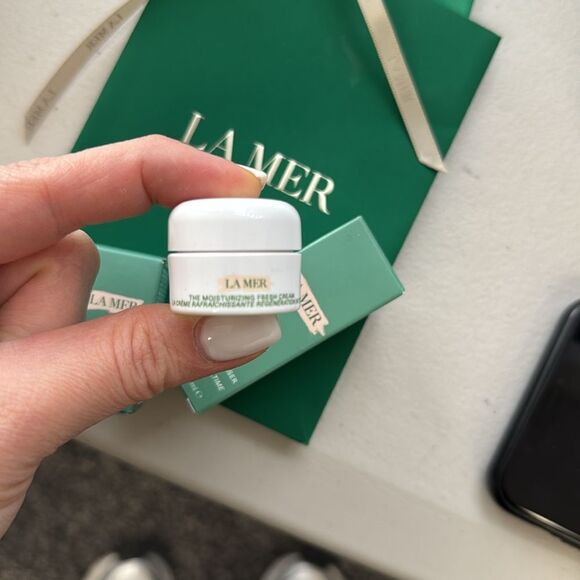 🎉Last Deal 🎉La Mer Green and White Skincare Collection - Picture 4 of 9